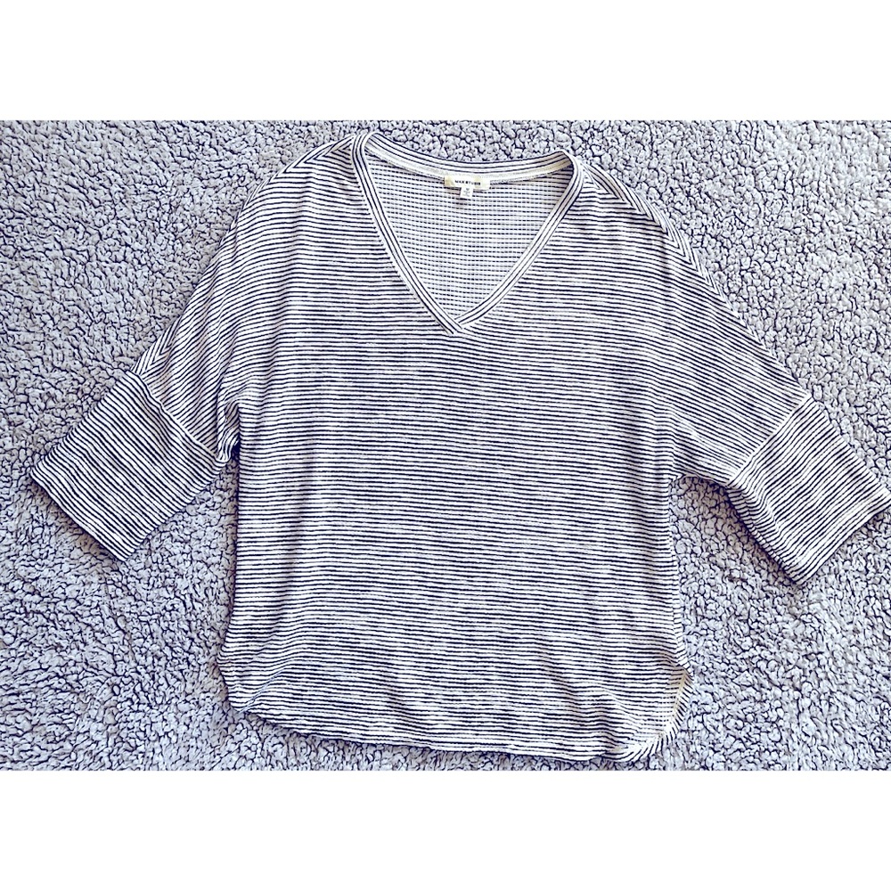 Max Studio Medium Black & White Striped Short Sleeve Top. - Picture 4 of 8